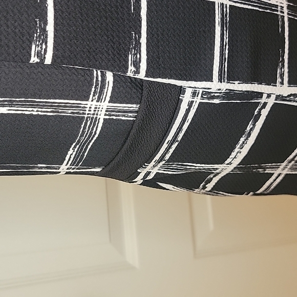 Persaya Black and White Windowpane Print Dress Size M Jrs. - Picture 3 of 7